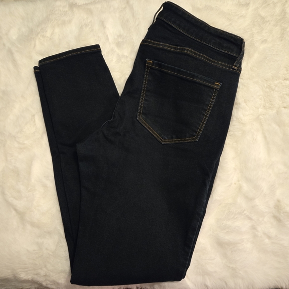 Old Navy Mid-Rise Rockstar Super Skinny - Picture 5 of 5